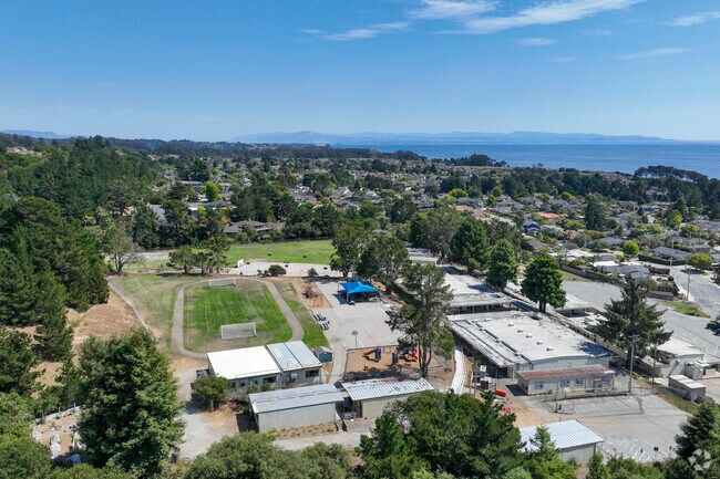 Rio Del Mar Elementary School offers a wonderful campus.