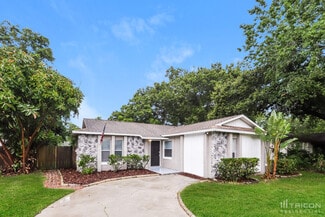 1005 Park St, Seffner, FL 33584