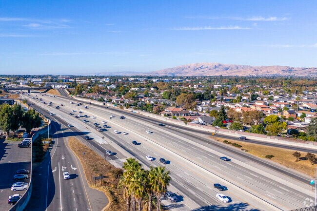 The Bayshore Freeway is a convenient way to get around the Northside area.