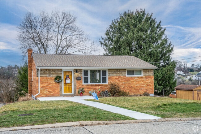 Ranch style homes are very common in the neighborhood of Baldwin Township.