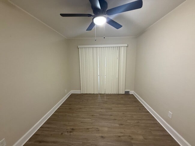 15519 Plainview Ave, Detroit, MI 48223 - photo 4