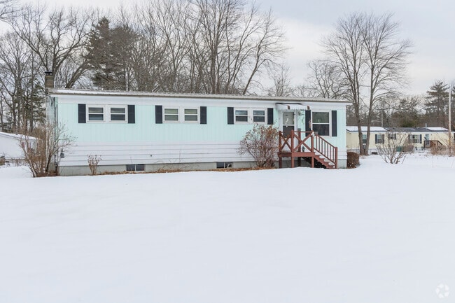 Affordable and cozy living in Exeter, mobile homes offer flexibility with small-town charm.