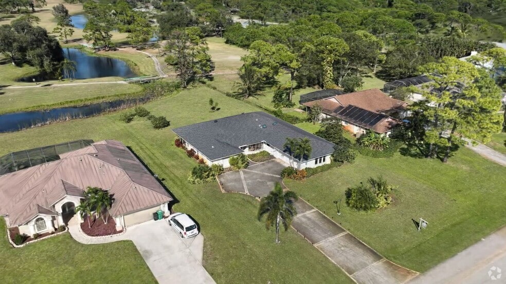 4204 Redwood Dr, Fort Pierce, FL 34951 - photo 2