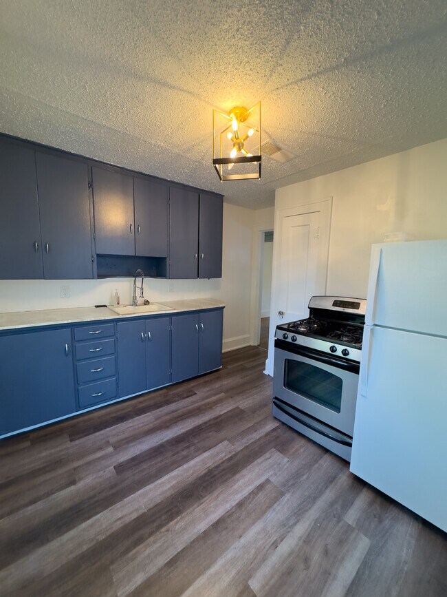 3120 Cottage Grove Ave unit 2, Des Moines, IA 50311 - photo 4