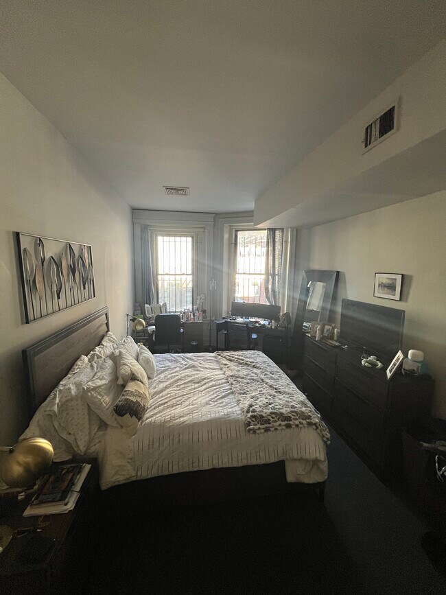 2013 Walnut St unit 4, Philadelphia, PA 19103 - photo 6