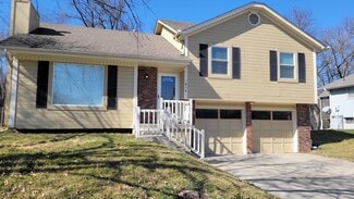 916 NE Bristol Dr, Lee's Summit, MO 64086