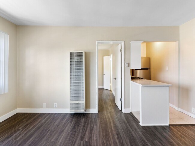 1620 E Appleton St unit 4, Long Beach, CA 90802 - photo 2