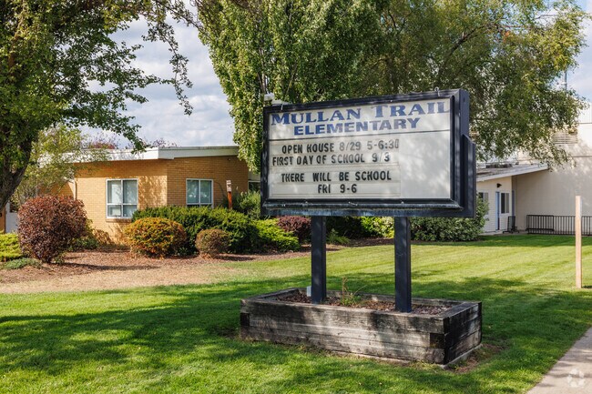 Mullan Trail Elementary School
has an overall B grade from Niche.