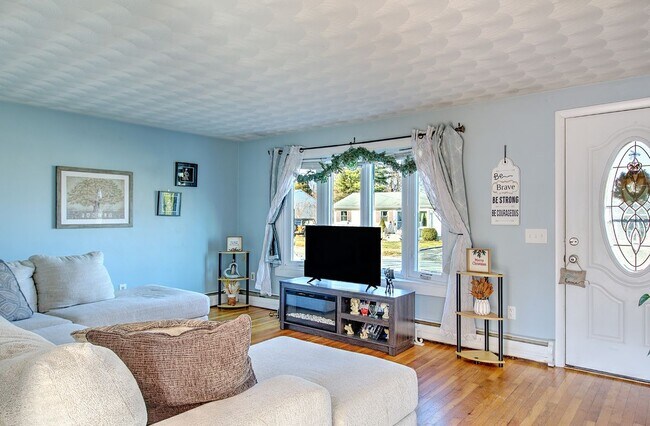 138 Youngs Ave, Coventry, RI 02816 - photo 5