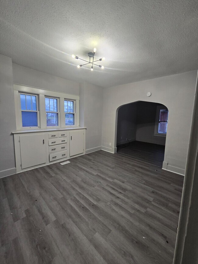 2358 Putnam St unit 1 Lower, Toledo, OH 43620 - photo 4