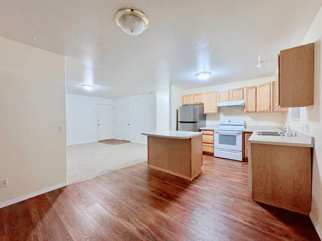 9033 Dewberry St unit 4, Anchorage, AK 99502 - photo 3