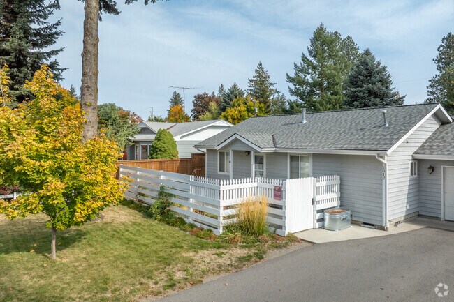 The area around Fruitland mainly consists of single-family homes and ranch-style properties.