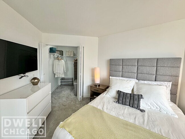 2626 N Clark St unit 1, Chicago, IL 60614 - photo 5