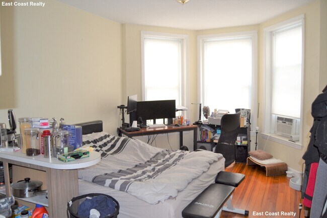 1120 Commonwealth Ave unit 6, Boston, MA 02134 - photo 2