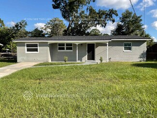9557 Priory Ave, Jacksonville, FL 32208