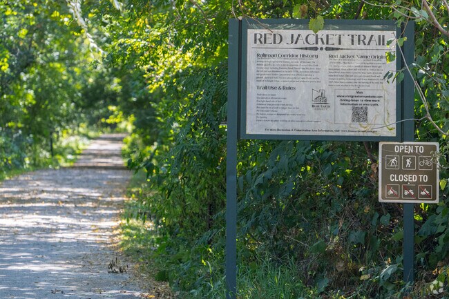 The Red Jacket Trail connects to the West Mankato Trail in the Blue Earth Park neighborhood.