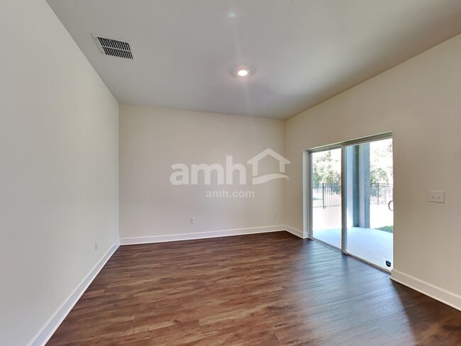 6694 Atlantic Bch Ave, Wesley Chapel, FL 33544 - photo 6