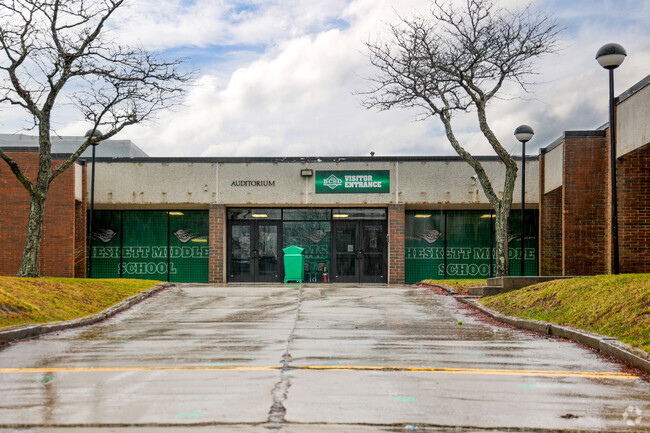 Heskett Middle School, Bedford