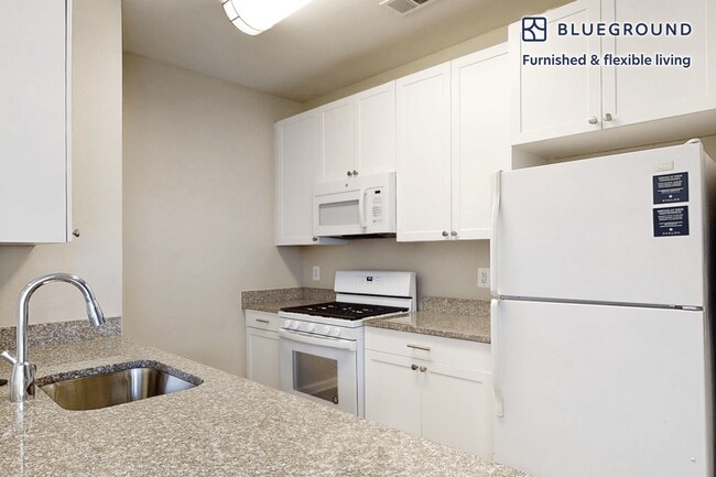 2350 26th Ct S unit FL3-ID4148A, Arlington, VA 22206 - photo 6