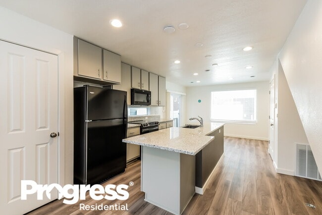 4735 N Tower Dr, Denver, CO 80249 - photo 7