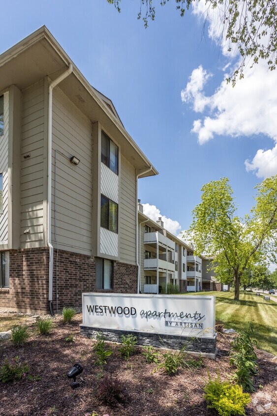 Westwood Apartments 238 52nd St, West Des Moines, IA