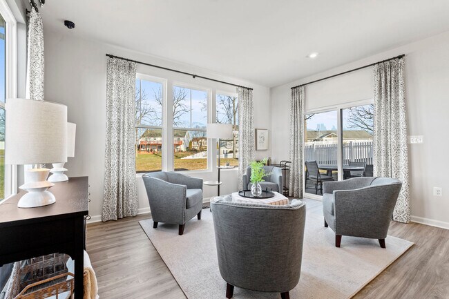 93 Taft Ave, Ranson, WV 25438 - photo 4