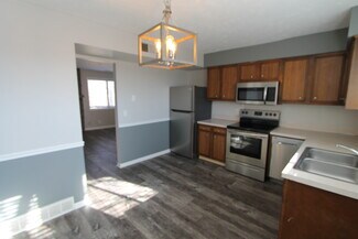 10715-10735 O St, Omaha, NE 68127