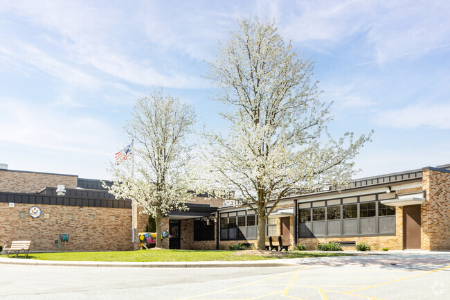 Elm School located in Willowbrook