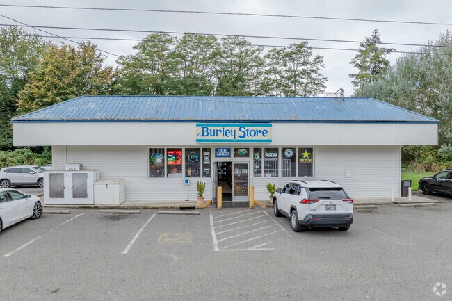 Stop by the Burley store for a quick snack to go in Burley WA.