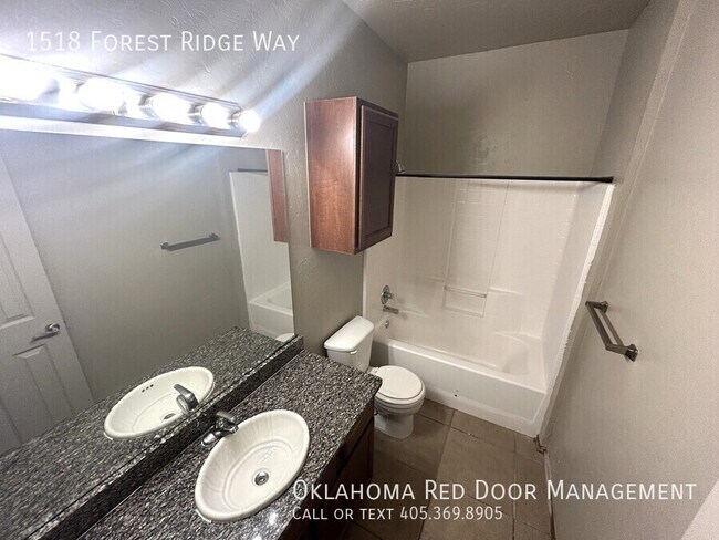 1518 Forrest Ridge Way, Yukon, OK 73099 - photo 7