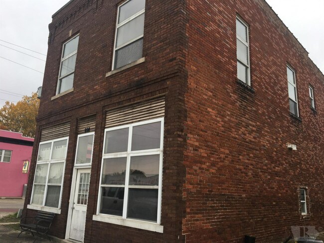 998 Il-96 unit 1-4, Lomax, IL 61454 - photo 2