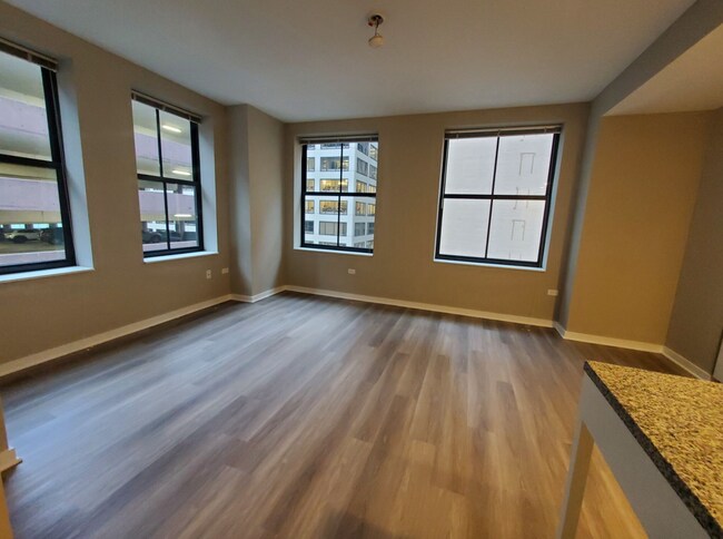 222 W Randolph St unit 2304, Chicago, IL 60606 - photo 4