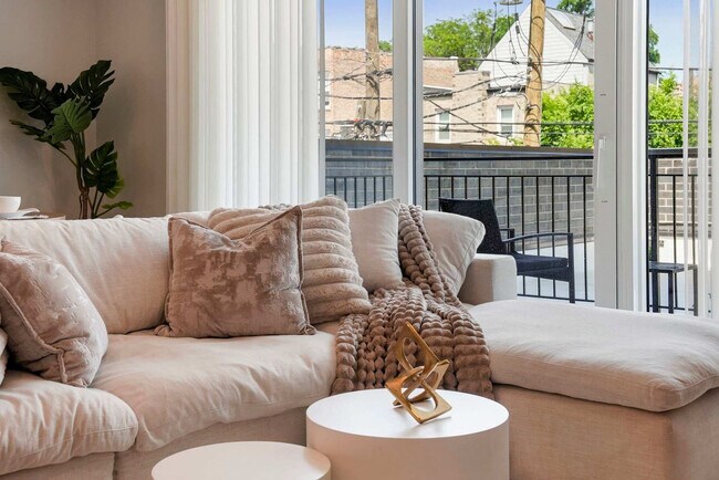 2344 W Polk St unit ID1359789P, Chicago, IL 60612 - photo 5