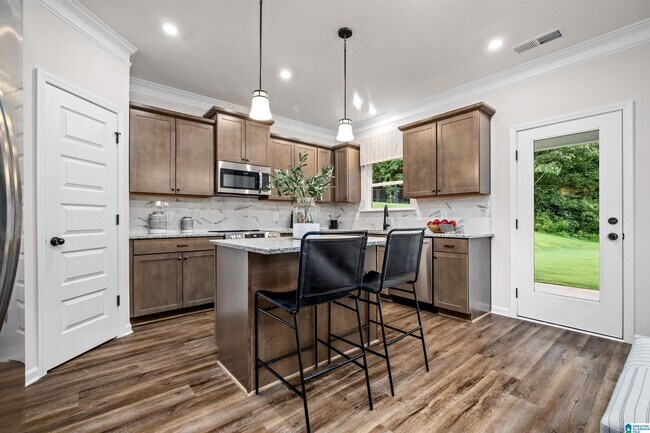 9323 Brunswick Ave, Kimberly, AL 35116 - photo 4