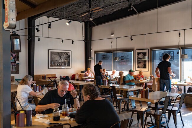 Pelican Pointe is located close to a number of dining options with myriad cuisines.