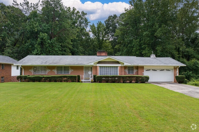 Captured is the splendid former ranch home of Collier Heights' leaders, Alma and Albert Hayward.