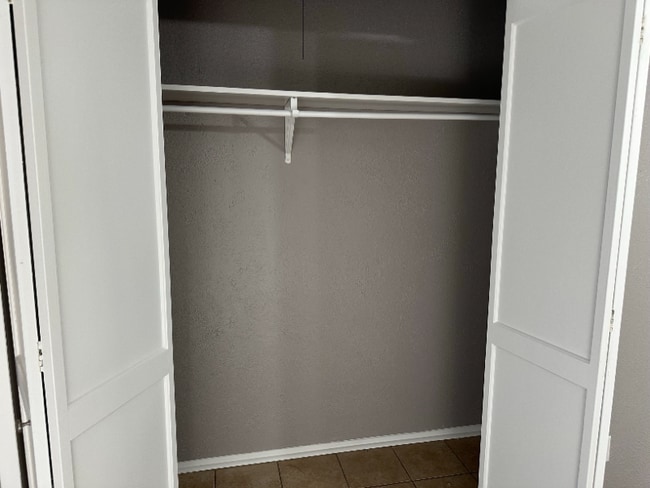 2114 E Marshall Ave unit 111, Longview, TX 75601 - photo 4