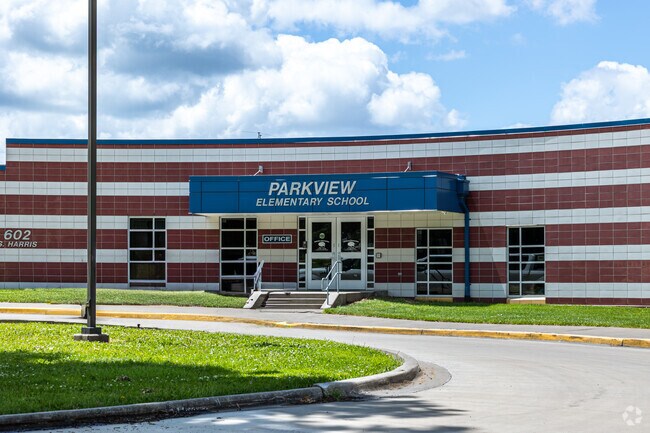 Cameron students in kindergarten through second grade attend Parkview Elementary School, which receives an A-minus grade from Niche.