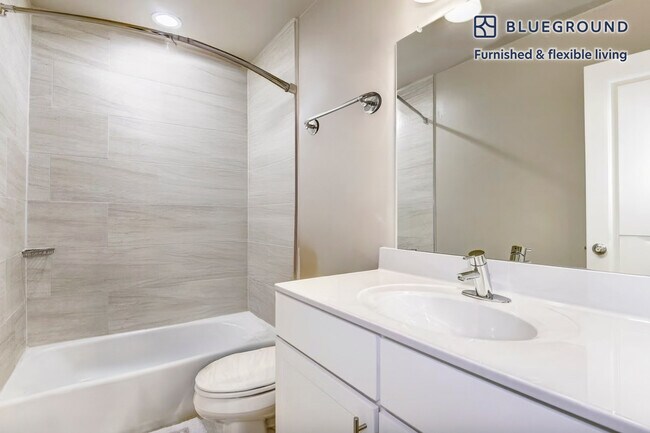 2111 Richmond Hwy unit ID8363A, Arlington, VA 22202 - photo 6