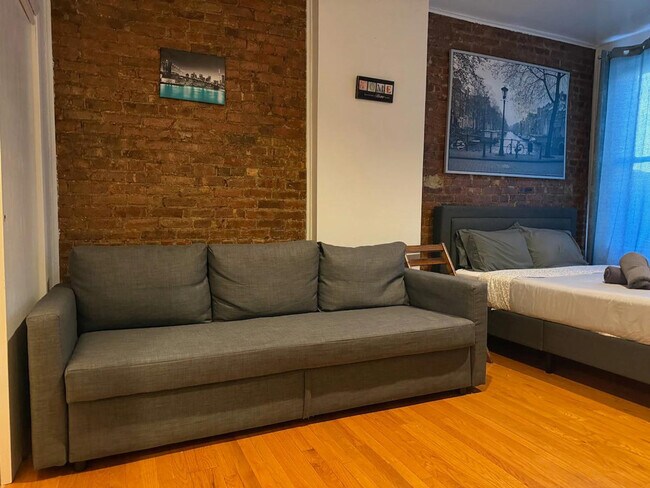 329 E 94th St unit ID1032023P, New York, NY 10128 - photo 4