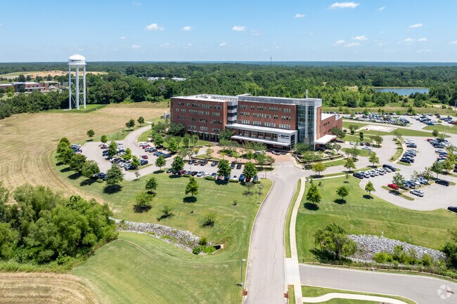 Methodist Olive Branch Hospital is an employment option for residents of Center Hill.
