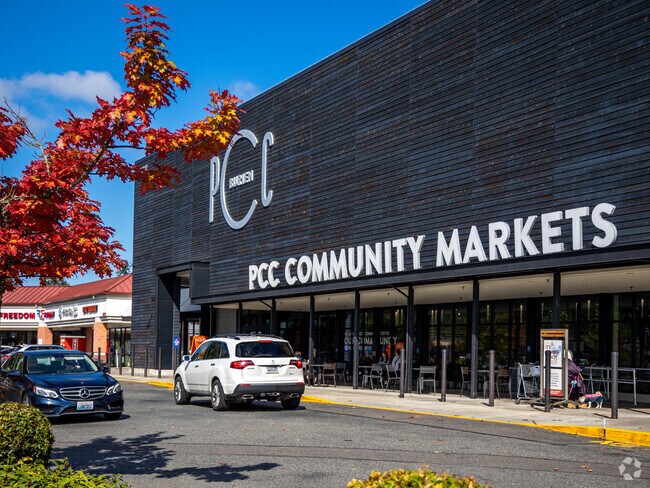 PCC Community Markets is a premier organic grocery store in Lake Burien.