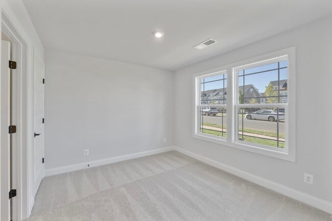 115 Bracewell Ln, Yorktown, VA 23692 - photo 5