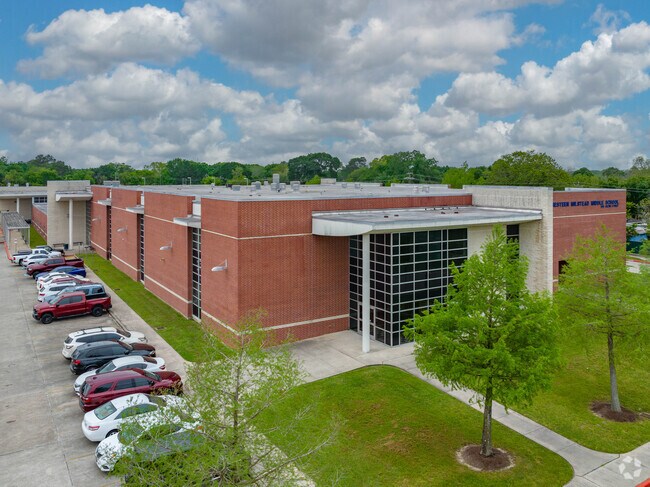 The school is named after Earnsteen Milstead who was an educator in Pasadena for many years.