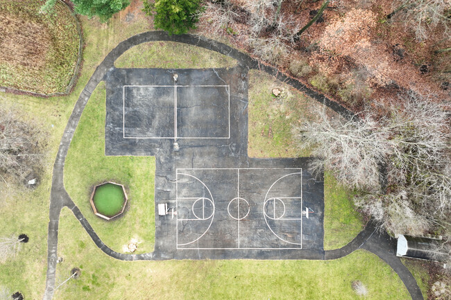 West Side Montessori students have multiple outdoor recreation options during gym and recess.