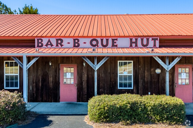 Sumter’s Bar-B-Que Hut is a Wilder neighborhood hot spot.