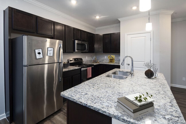 Oakwood Estates Apartment Homes by Callio Properties, Hixson, TN 37343 - photo 2