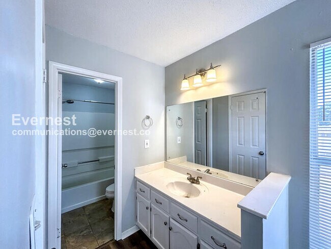 3400 Laurelwood Dr, Horn Lake, MS 38637 - photo 5