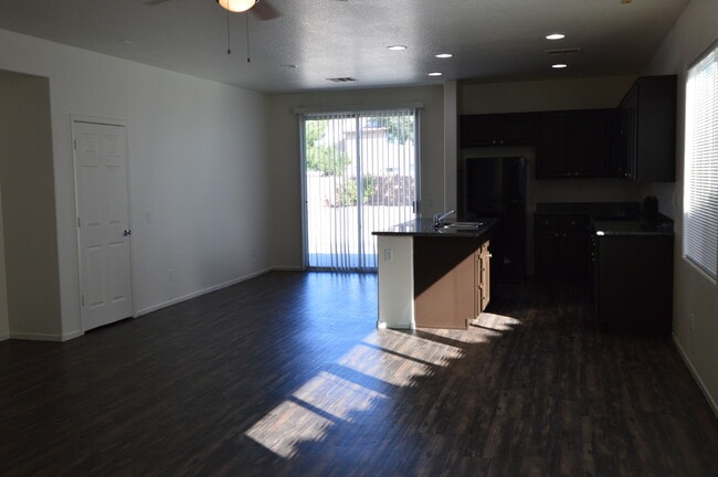 3534 Tundra Swan St, Las Vegas, NV 89122 - photo 2