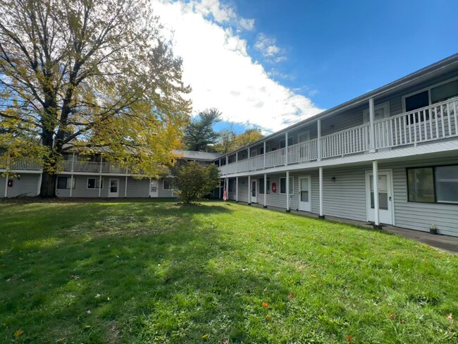 516 Massillon Rd unit 9, Akron, OH 44306 - photo 2